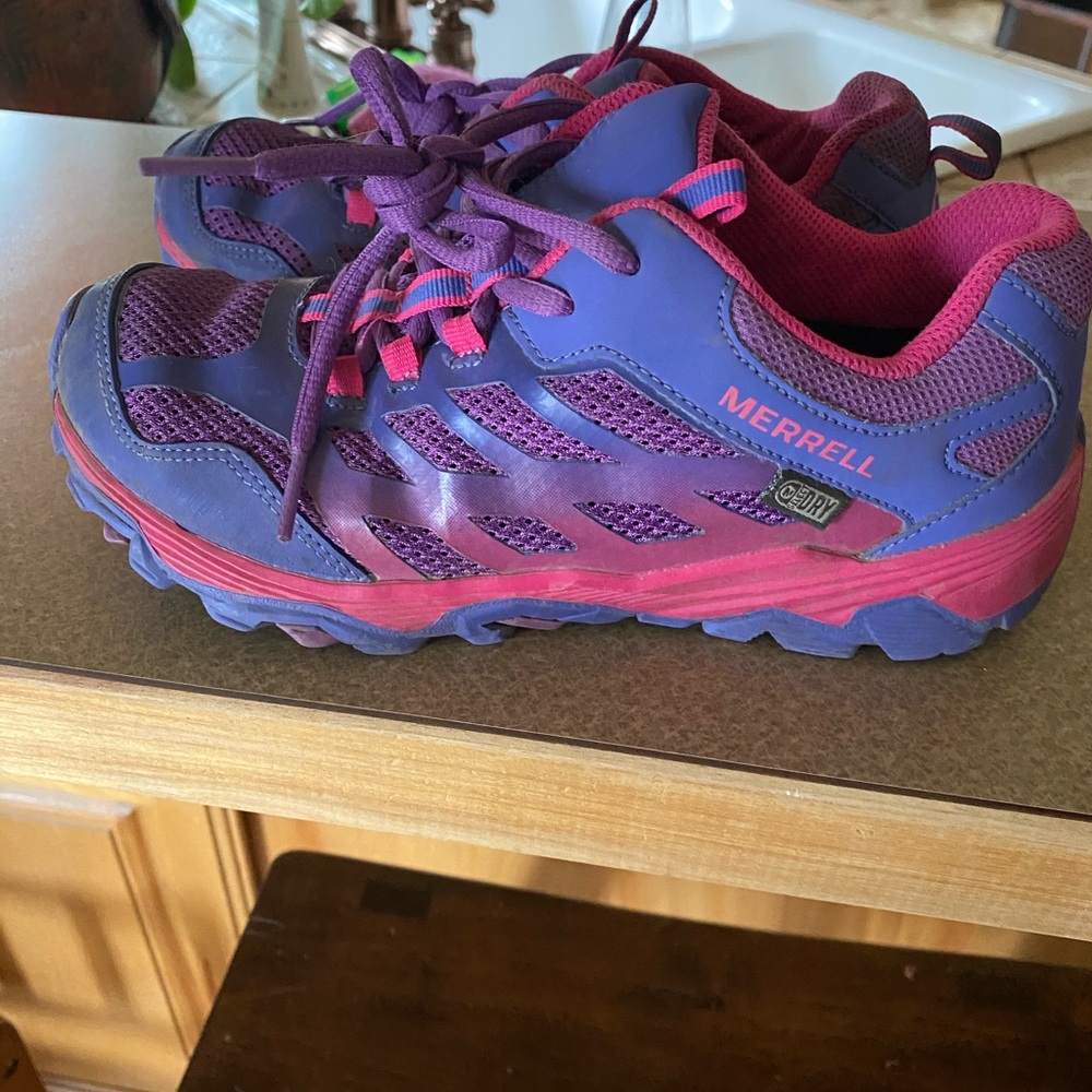 Big kid hiking shoes Merrell